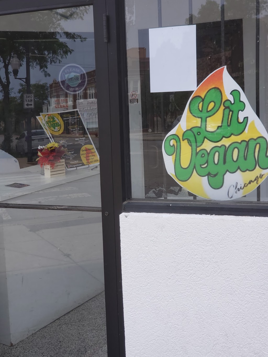 Lit Vegan Chicago | restaurant | 2427 E 75th St, Chicago, IL 60649, USA | 3123832456 OR +1 312-383-2456