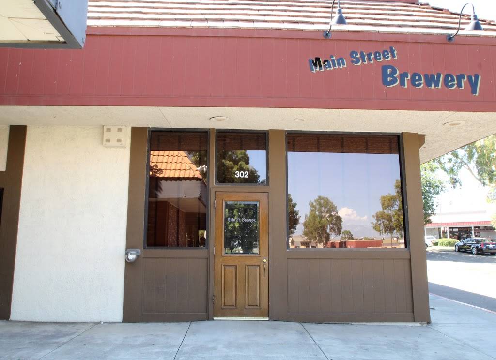 Lamppost Pizza Main Street Brewery | restaurant | 493 N Main St, Corona, CA 92880, USA | 9513711471 OR +1 951-371-1471