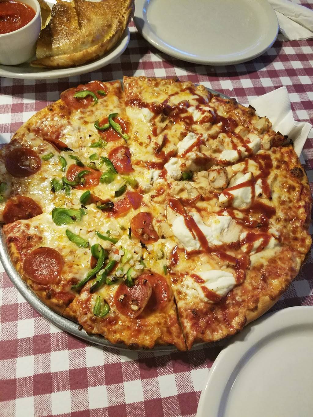 Savellis Pizza, Pasta and Subs | restaurant | 301 Manitou Ave, Manitou Springs, CO 80829, USA | 7196853755 OR +1 719-685-3755