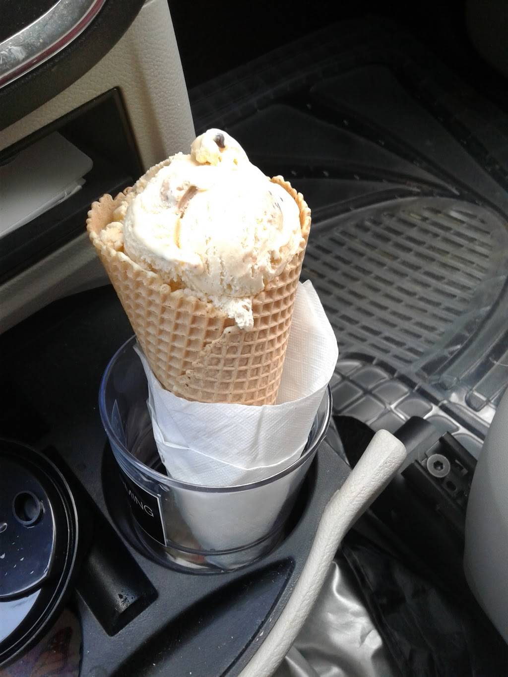 Braums Ice Cream & Burger Restaurant | restaurant | 3602 Inwood Rd, Dallas, TX 75209, USA | 2145280979 OR +1 214-528-0979