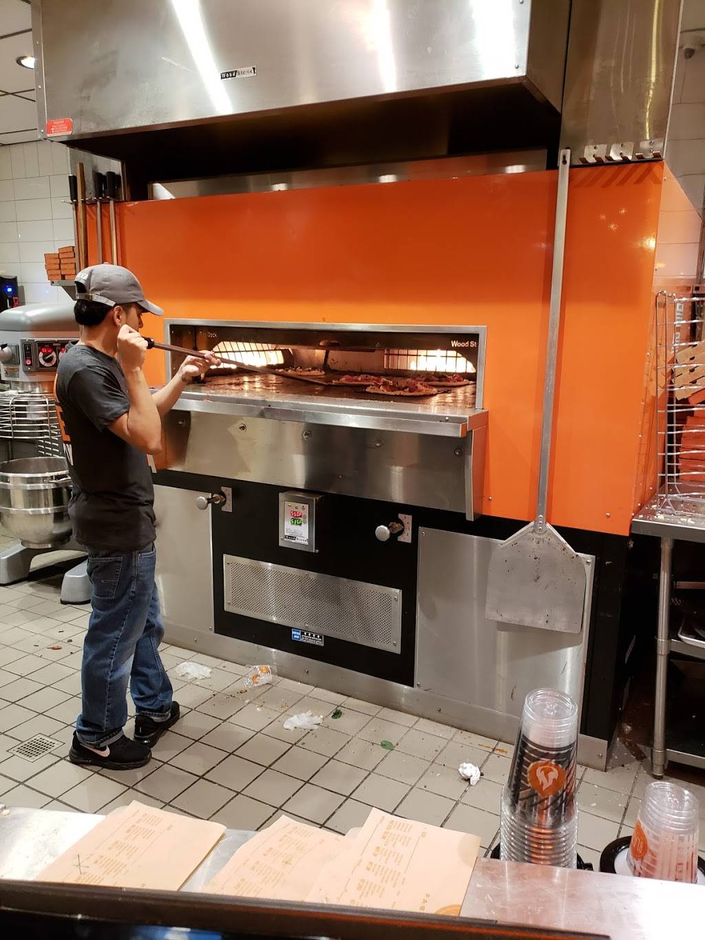 Blaze Pizza | restaurant | 187-12 Horace Harding Expy, Fresh Meadows, NY 11365, USA | 7183134488 OR +1 718-313-4488