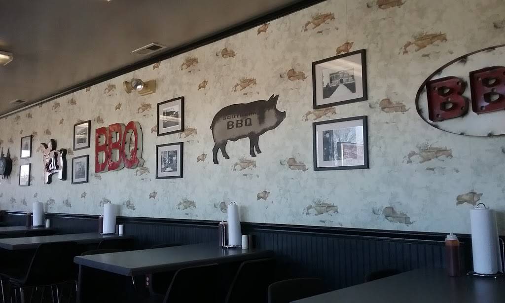 Barbeque Pit | restaurant | 608 N Broadway, Portland, TN 37148, USA | 6153237878 OR +1 615-323-7878