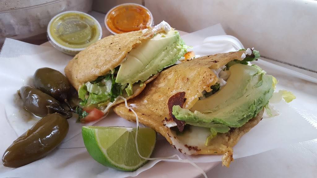 Los Olivos | restaurant | 5031, 5031, 3400 W 31st St, Chicago, IL 60623, USA | 7732471002 OR +1 773-247-1002