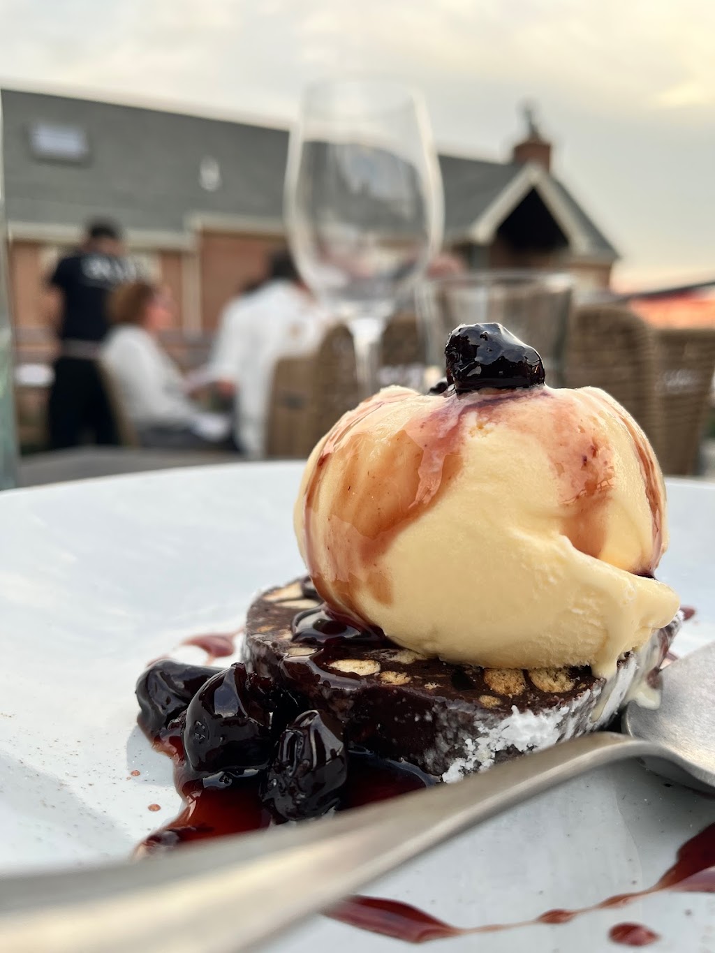 Avli Milwaukee | restaurant | 1818 N Hubbard St, Milwaukee, WI 53212, USA | 4143951300 OR +1 414-395-1300