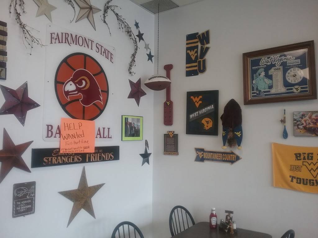 Wright Dawgs | restaurant | 1228 Country Club Rd, Fairmont, WV 26554, USA | 3043680834 OR +1 304-368-0834