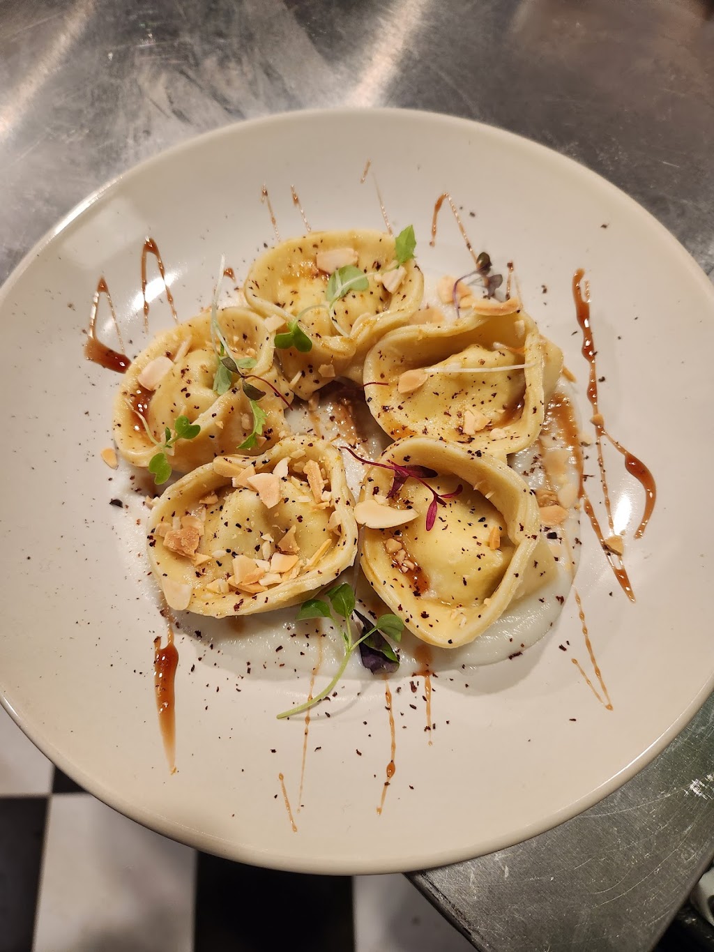 Scarlet Rose Bistro | restaurant | 196 Main St, Wareham, MA 02571, USA | 5083229166 OR +1 508-322-9166