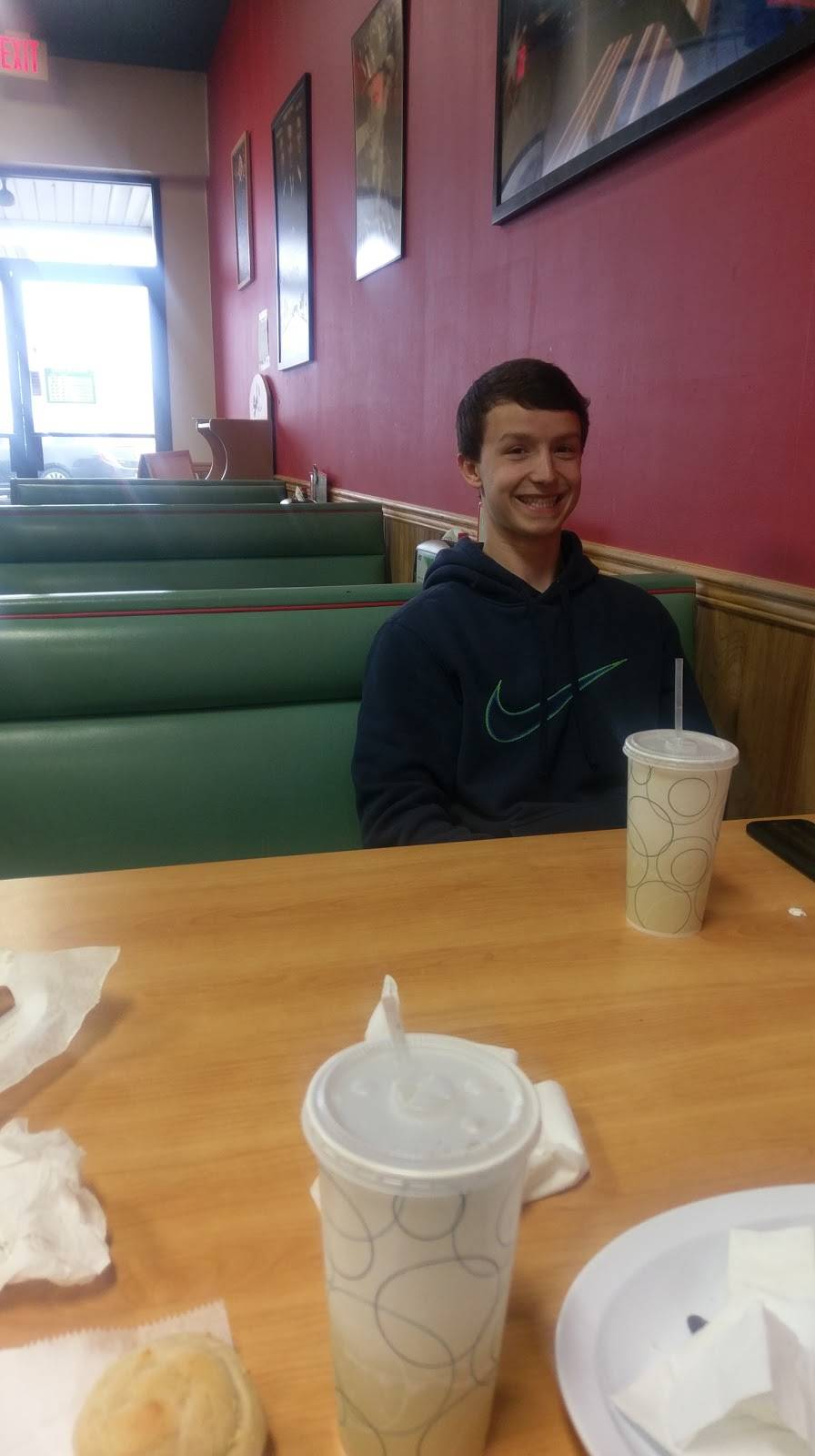 Sals Pizza Hartford | restaurant | 2607, 1524 E Sumner St, Hartford, WI 53027, USA | 2626708532 OR +1 262-670-8532