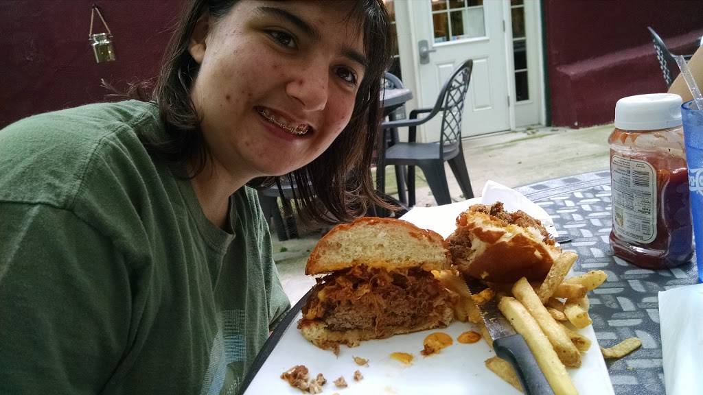 Pour Girls Restaurant & Bar | restaurant | 11 Green Tree Rd, Quarryville, PA 17566, USA | 7178065413 OR +1 717-806-5413