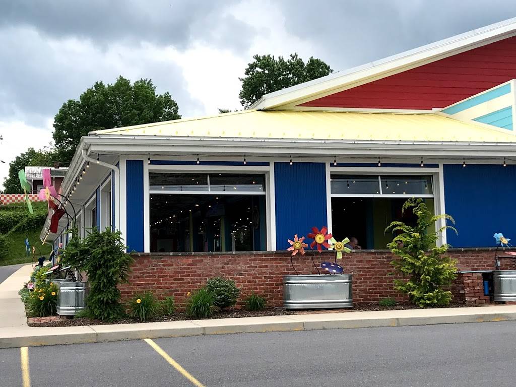 Cootie Browns in Bristol | restaurant | 118 Volunteer Pkwy, Bristol, TN 37620, USA | 4235744723 OR +1 423-574-4723