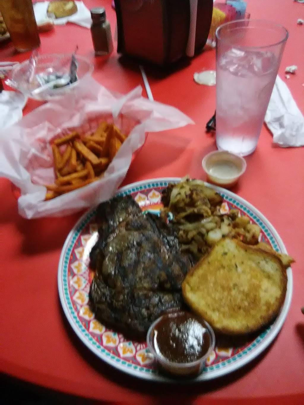 Classic Diner | restaurant | 301 N Main St, Tarboro, NC 27886, USA | 2528233303 OR +1 252-823-3303