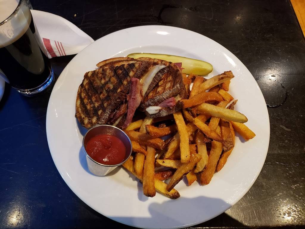 West End Johnnie’s | restaurant | 138 Portland St, Boston, MA 02114, USA | 6172271588 OR +1 617-227-1588