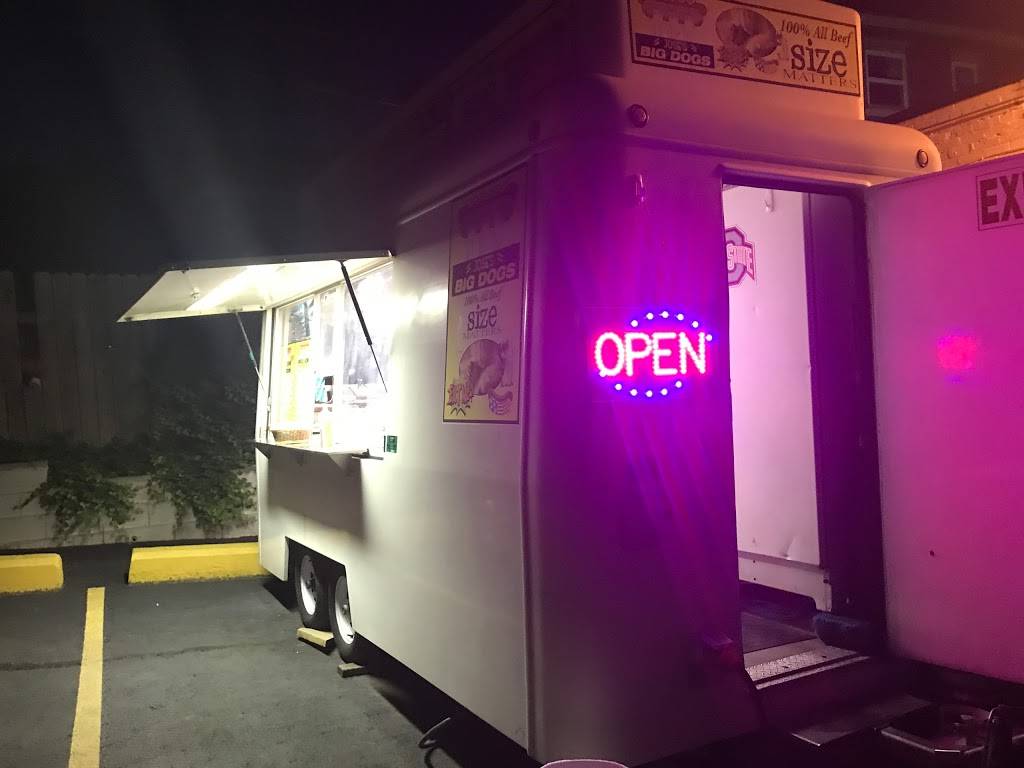 Joses Big Dogs | restaurant | 3028 N High St, Columbus, OH 43202, USA | 6142675515 OR +1 614-267-5515