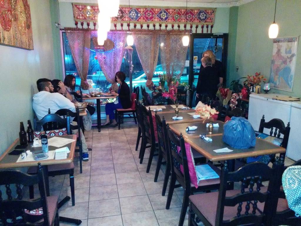 Bombay Garden Indian Cuisine | restaurant | 2401 Bank St, Ottawa, ON K1V 8R9, Canada | 6137313003 OR +1 613-731-3003