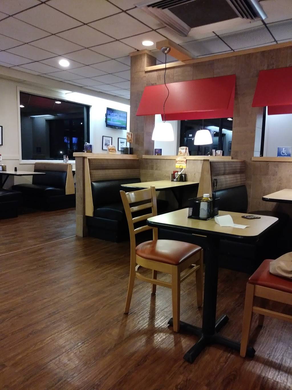 Dairy Queen Grill & Chill | restaurant | 900 W 8th St, East Liverpool, OH 43920, USA | 3303853636 OR +1 330-385-3636