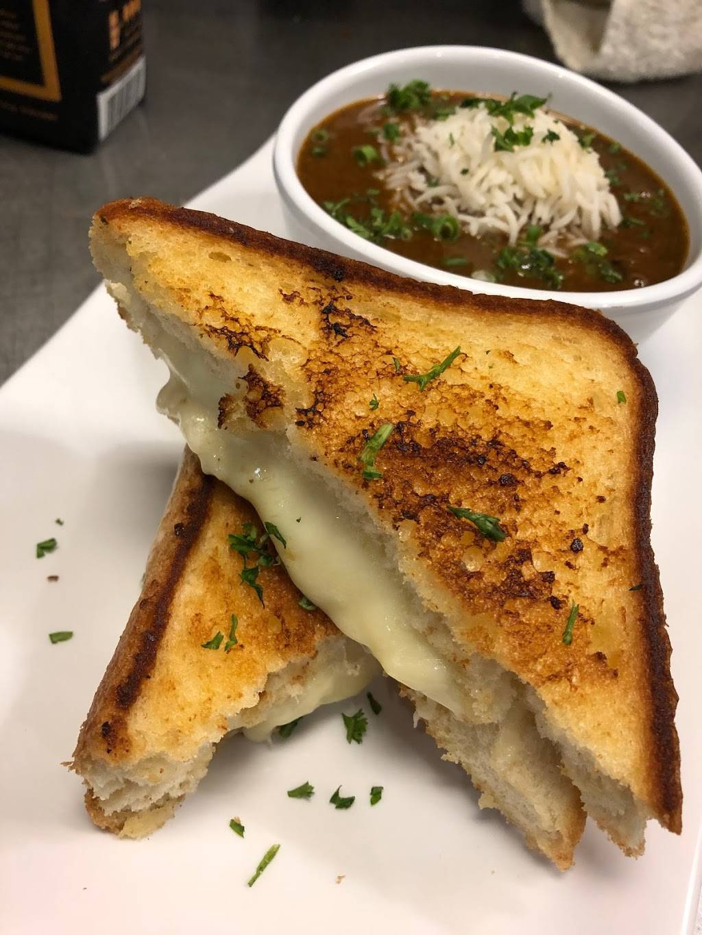 Jus Grill | restaurant | 5927 Almeda Rd Ste G, Houston, TX 77004, USA | 8326324950 OR +1 832-632-4950