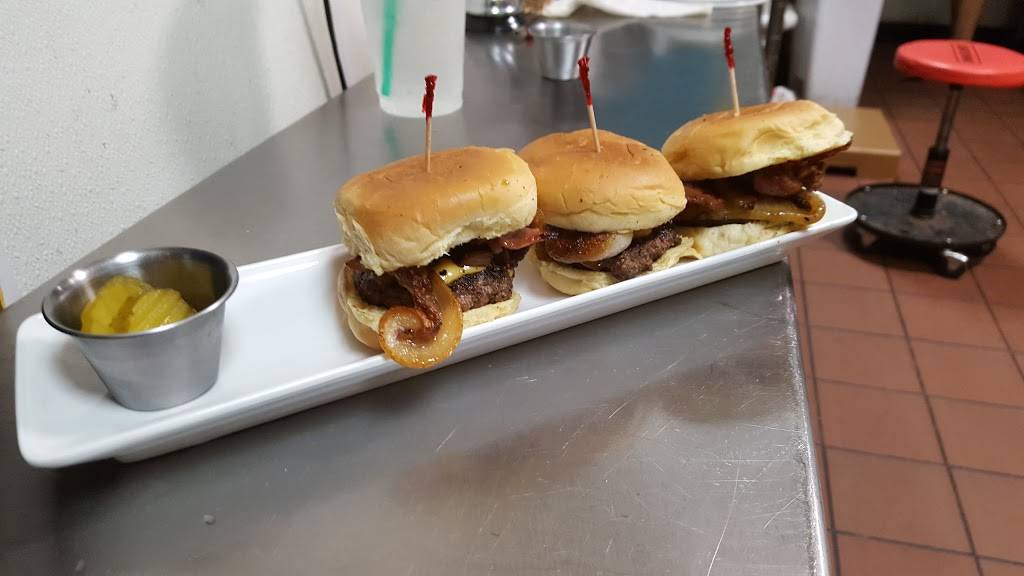 Annas Place | restaurant | 10261 Roosevelt Rd, Westchester, IL 60154, USA | 7083975100 OR +1 708-397-5100