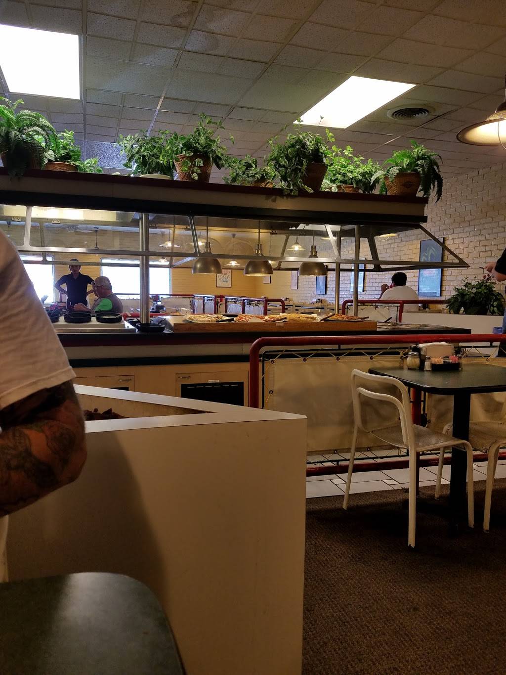 Luigis Pizza | restaurant | 7901 N May Ave, Oklahoma City, OK 73120, USA | 4058489995 OR +1 405-848-9995