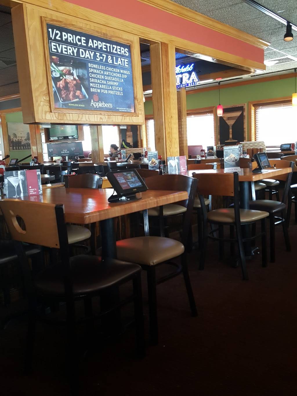 Applebees Grill + Bar | restaurant | 3001 Carter Hill Rd, Montgomery, AL 36111, USA | 3342649064 OR +1 334-264-9064