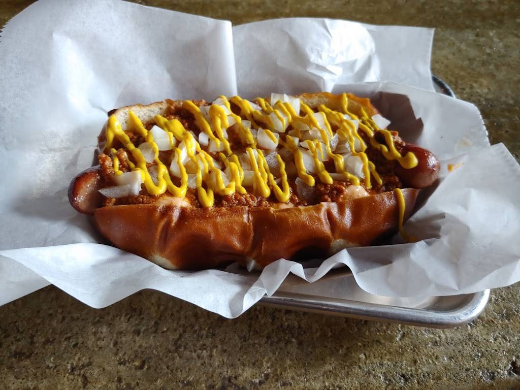 Red Top Gourmet Hotdogs | restaurant | 1127 Logan St, Louisville, KY 40204, USA | 5026402032 OR +1 502-640-2032