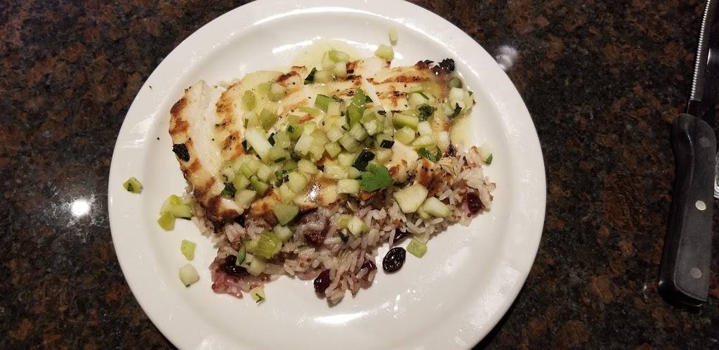 Applebees Grill + Bar | restaurant | 333 E Jefferson Ave, Detroit, MI 48226, USA | 3138795141 OR +1 313-879-5141