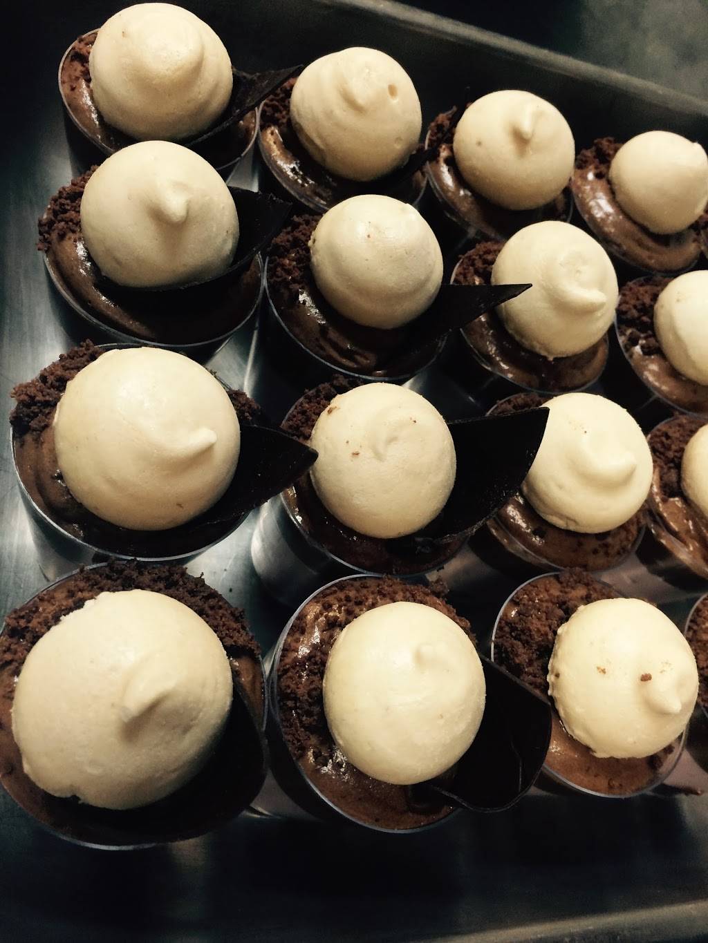 La Petite Gourmette | restaurant | 2630 Rue Principale, Sainte-Julie, QC J3E 2K3, Canada | 4506496996 OR +1 450-649-6996