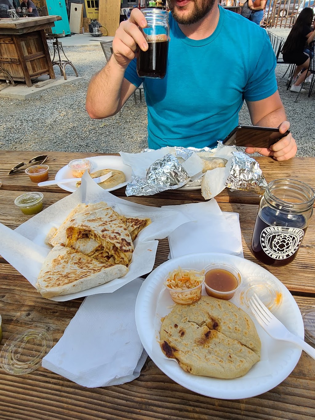 Pupusas La Sabrosa Three Rivers | restaurant | 41763 Sierra Dr #B, Three Rivers, CA 93271, USA | 4086616263 OR +1 408-661-6263