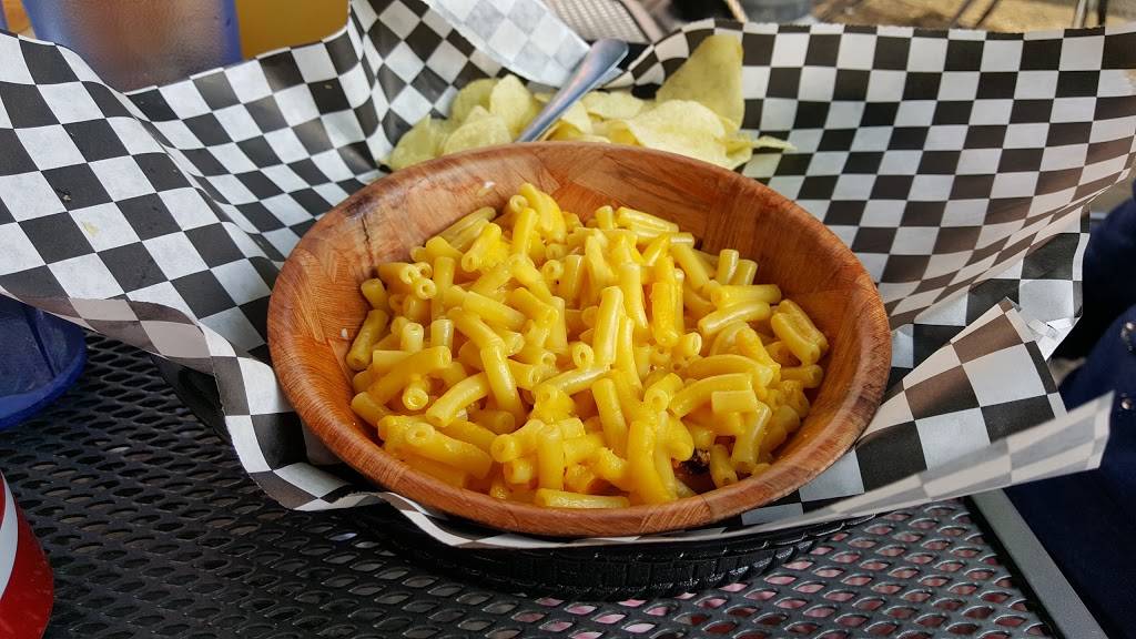 Luigis Sports Bar & Pizzeria | restaurant | 411 S Main St, Breckenridge, CO 80424, USA | 9707713122 OR +1 970-771-3122