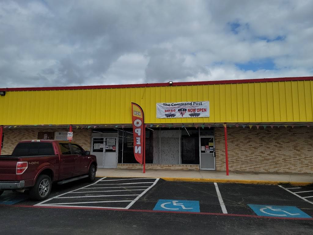 The Command Post BBQ | restaurant | 3903 Eisenhauer Rd, San Antonio, TX 78218, USA | 2102014650 OR +1 210-201-4650