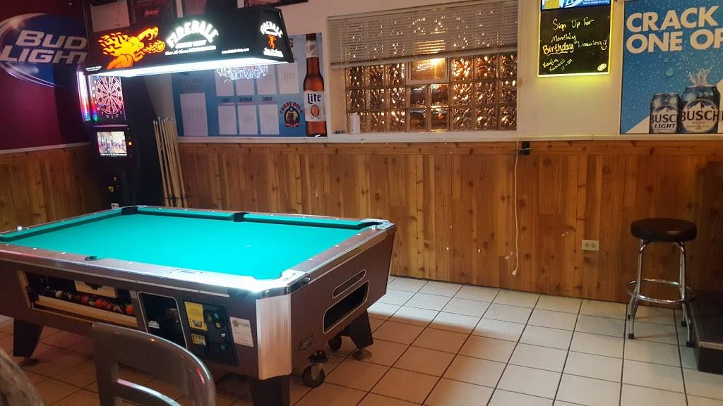 Cubby Hole Bar & Grill | restaurant | 1570 Elizabeth St, Green Bay, WI 54302, USA | 9204377078 OR +1 920-437-7078