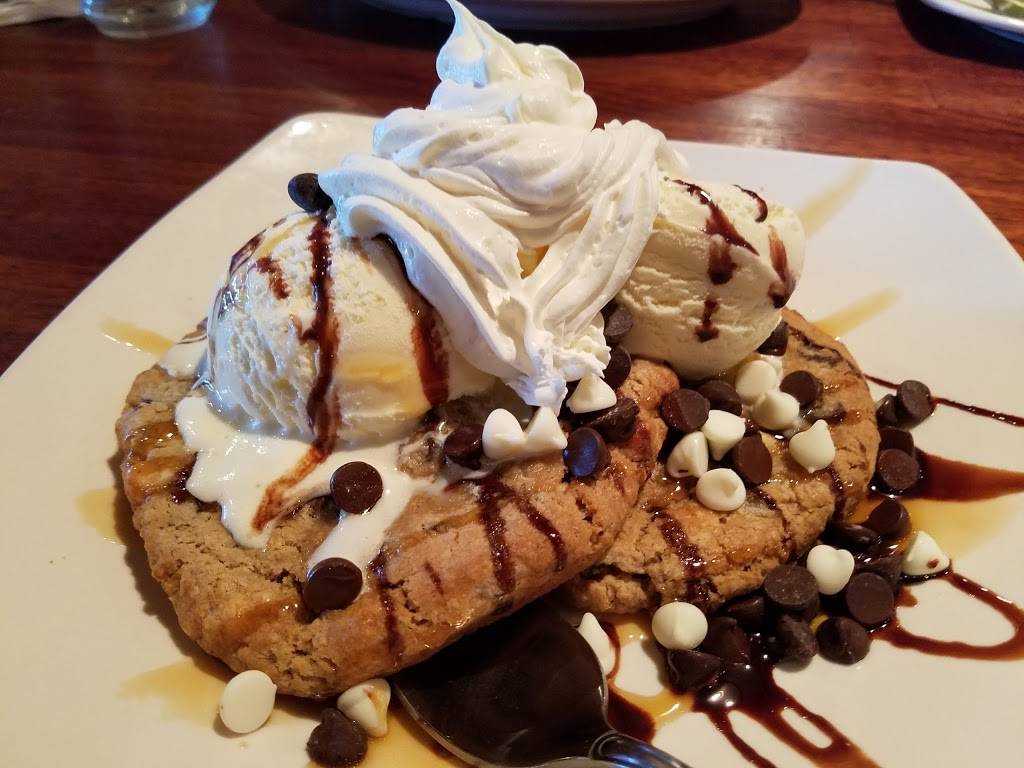 Claim Jumper Restaurants | restaurant | 10125 W McDowell Rd, Avondale, AZ 85392, USA | 6237429892 OR +1 623-742-9892