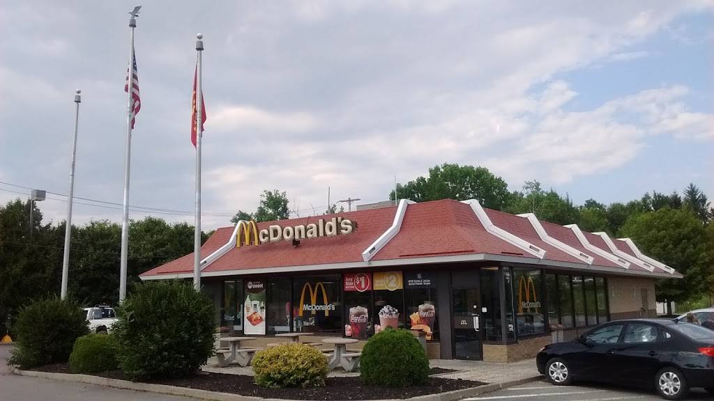 McDonalds | cafe | 8644 NY-22, Granville, NY 12832, USA | 5186423449 OR +1 518-642-3449