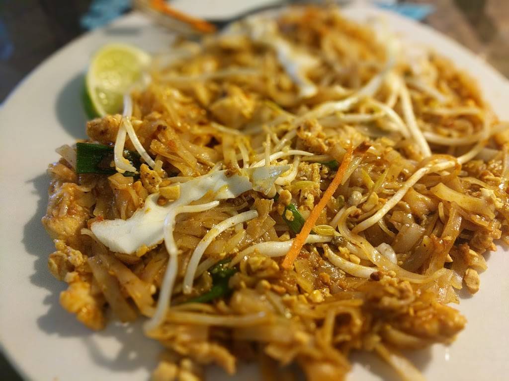 Thai Castle | restaurant | 19 E 126th St, Carmel, IN 46032, USA | 3175758421 OR +1 317-575-8421