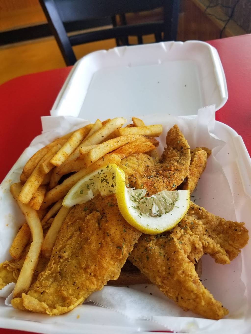 The Royall Touch | restaurant | 1113 N 5th St, Kansas City, KS 66101, USA | 9138000805 OR +1 913-800-0805