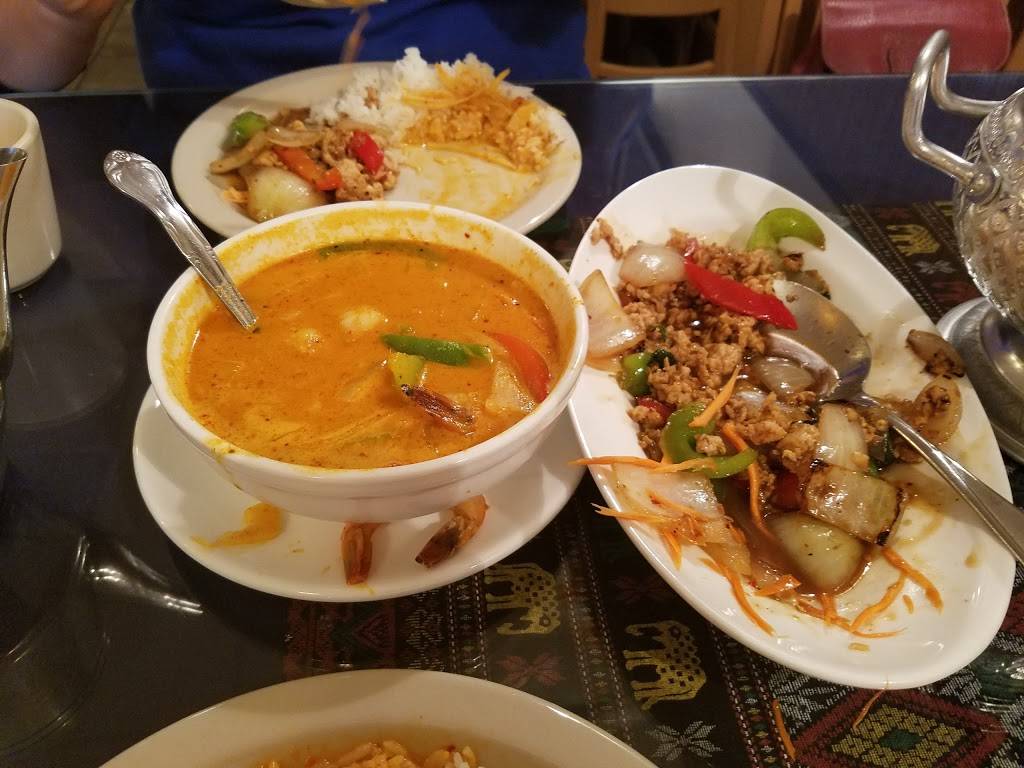 Golden Tusk Thai Cuisine | restaurant | 2210 W Main St, Battle Ground, WA 98604, USA | 3606670888 OR +1 360-667-0888