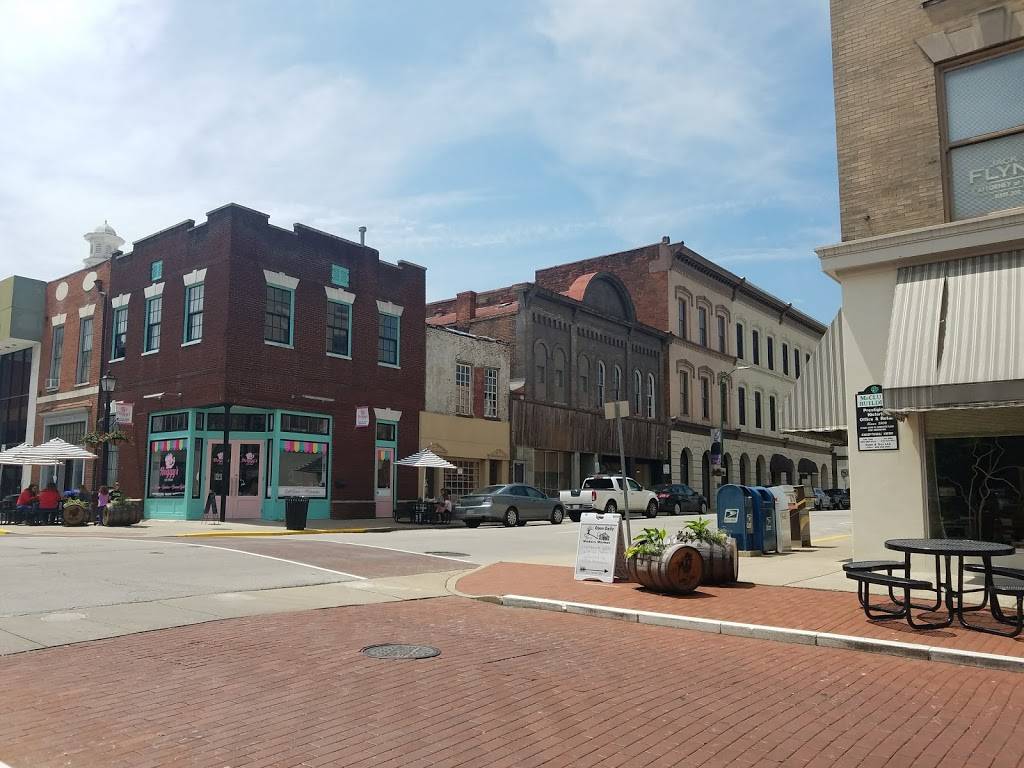 Subway | restaurant | 238 W Main St, Frankfort, KY 40601, USA | 5022273275 OR +1 502-227-3275