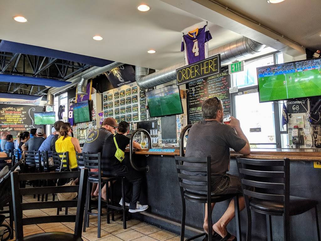 The Regal Seagull | restaurant | 996 N Coast Hwy 101, Encinitas, CA 92024, USA | 7604792337 OR +1 760-479-2337