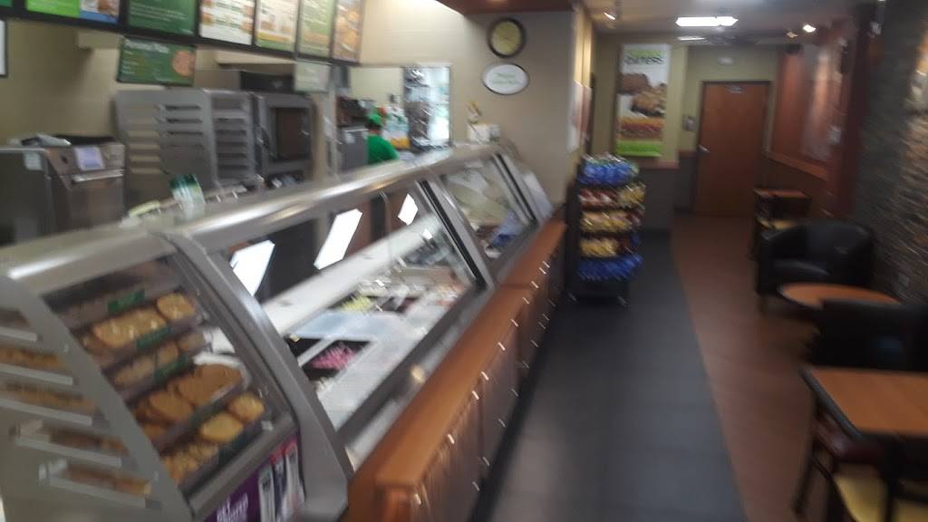 Subway | restaurant | 7038 Okeechobee Rd, Fort Pierce, FL 34945, USA | 7725959559 OR +1 772-595-9559