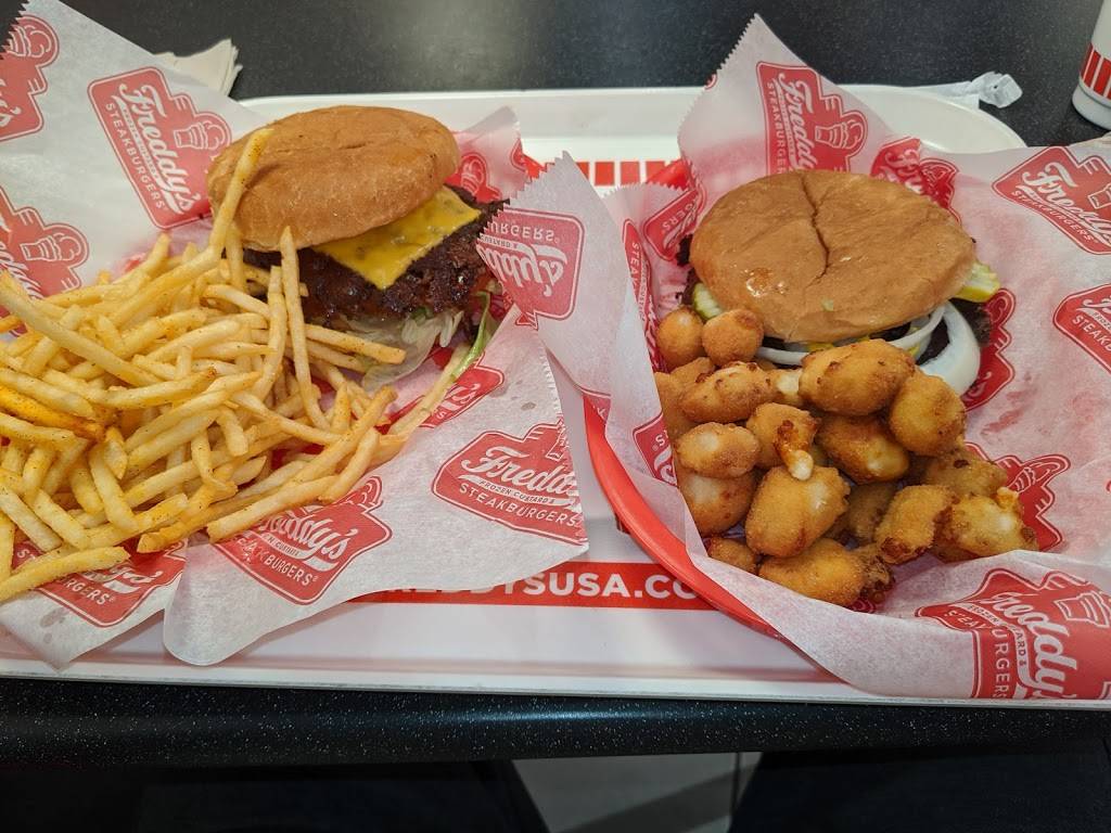 Freddys Frozen Custard & Steakburgers | restaurant | 201 S Clinton St Suite 146, Iowa City, IA 52240, USA | 3195196400 OR +1 319-519-6400