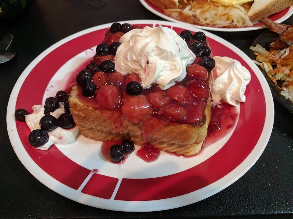 Rusty Tractor - Door County - Breakfast Barn | restaurant | 6216 WI-42, Egg Harbor, WI 54209, USA | 9207438704 OR +1 920-743-8704