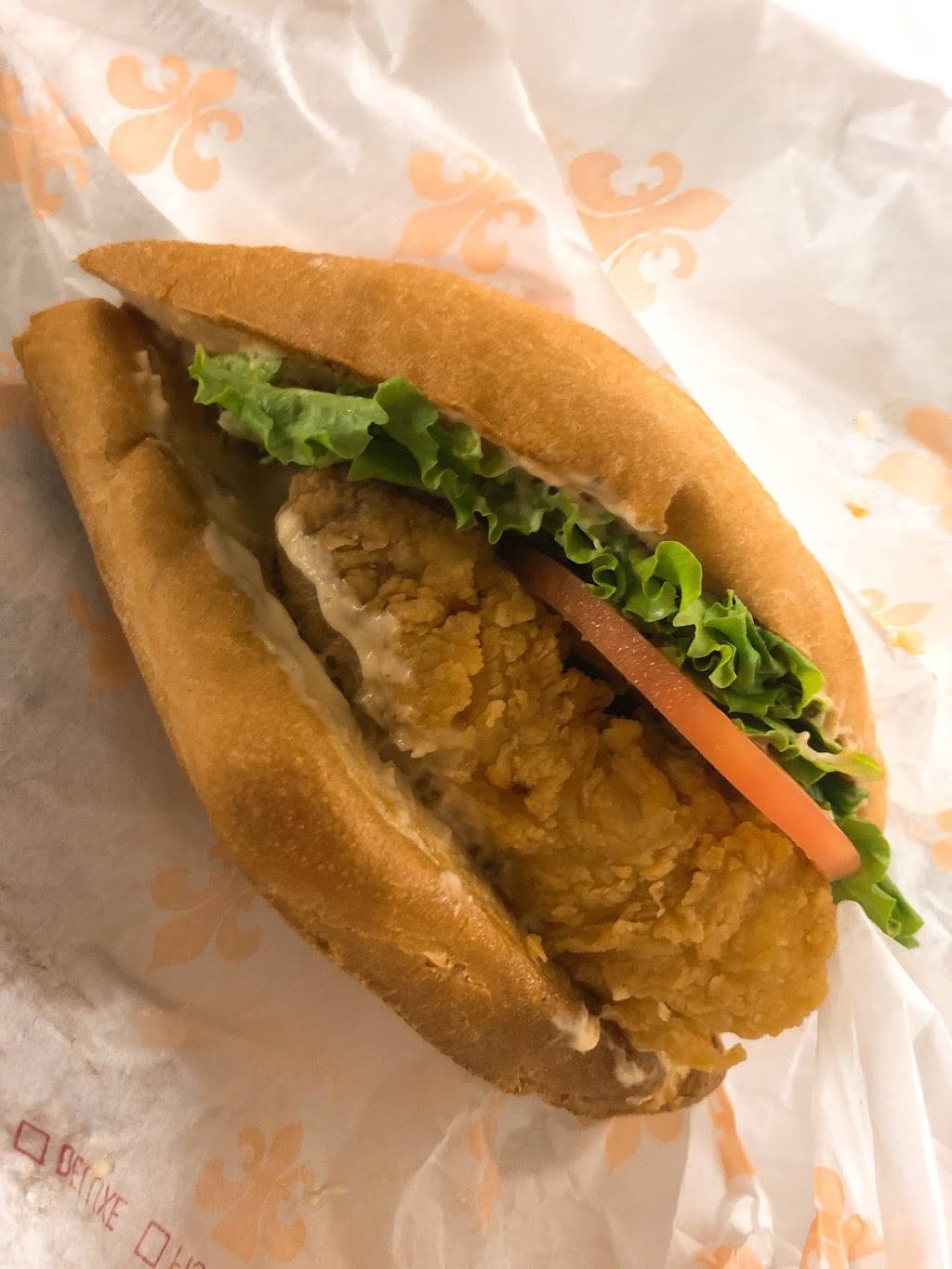 Popeyes Louisiana Kitchen | restaurant | 9 Vanier Ln, North York, ON M3J 2S5, Canada | 4167365883 OR +1 416-736-5883