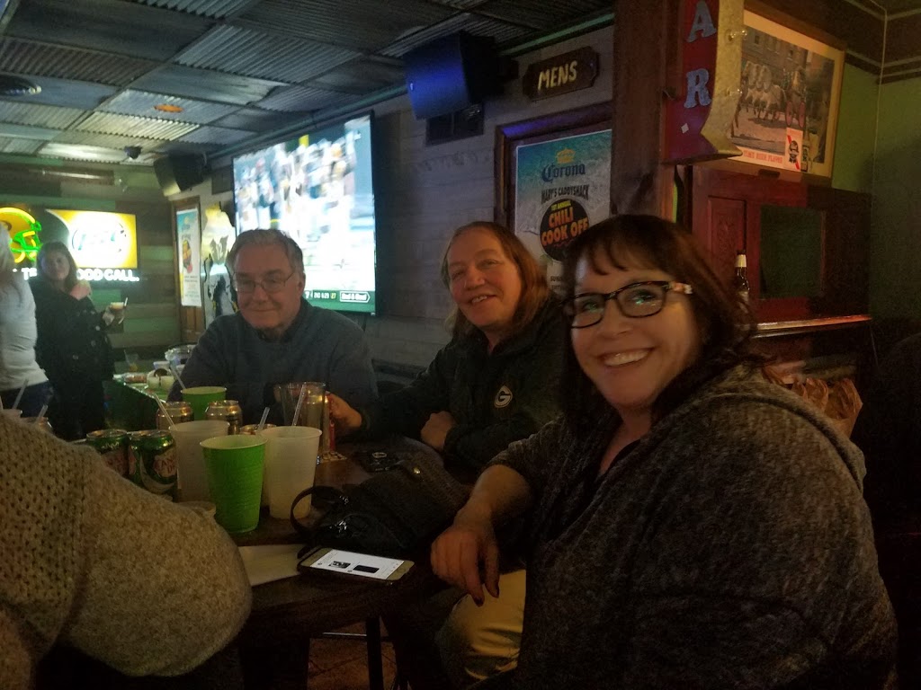 Marys Caddyshack | restaurant | 1959 S 124th St, New Berlin, WI 53151, USA | 2627885425 OR +1 262-788-5425