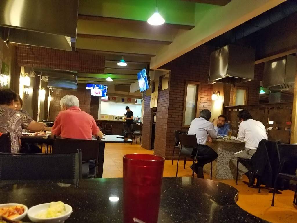 BBQ Hut Restaurant | restaurant | 1147 Roselle Rd, Hoffman Estates, IL 60169, USA | 8478829292 OR +1 847-882-9292