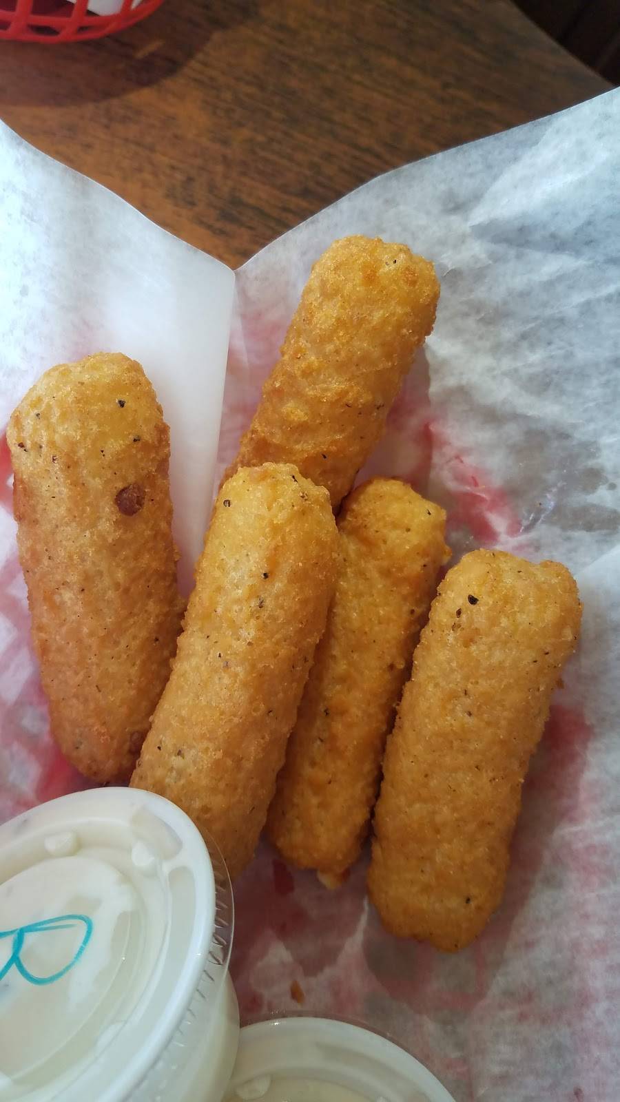 Bernies Main St Tavern | restaurant | 112 E Main St, Homer, MI 49245, USA | 5175684221 OR +1 517-568-4221