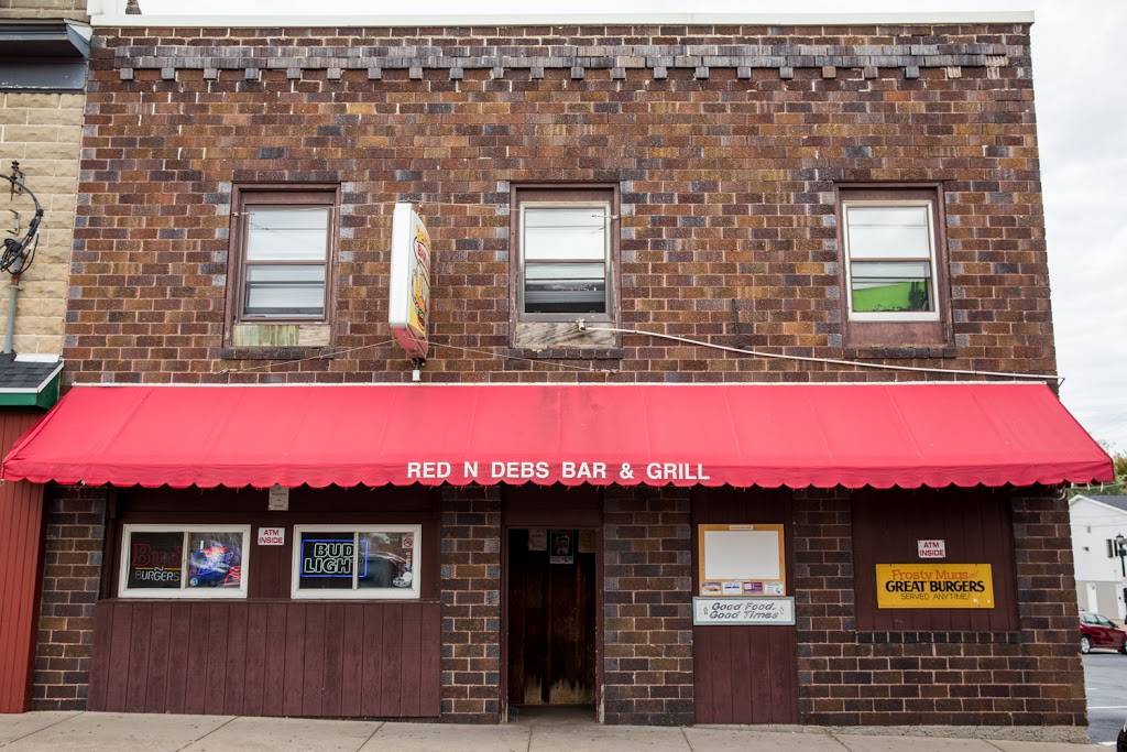 Red N Debs Bar & Grill | restaurant | 60 E Mineral St, Platteville, WI 53818, USA | 6083489149 OR +1 608-348-9149