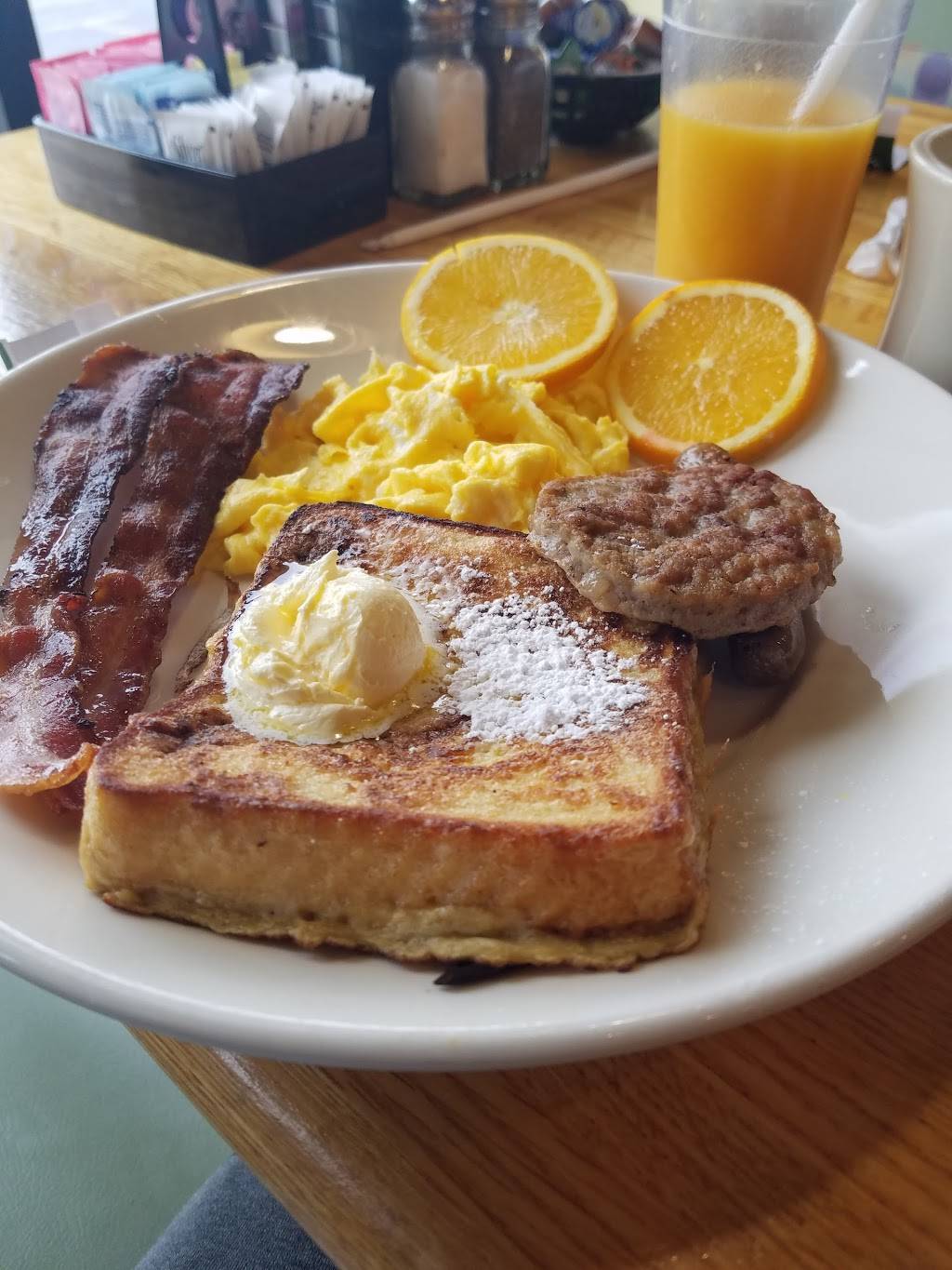 Hotcakes Emporium Pancake House & Restaurant | cafe | 8555 Ditch Rd, Indianapolis, IN 46260, USA | 3172545993 OR +1 317-254-5993