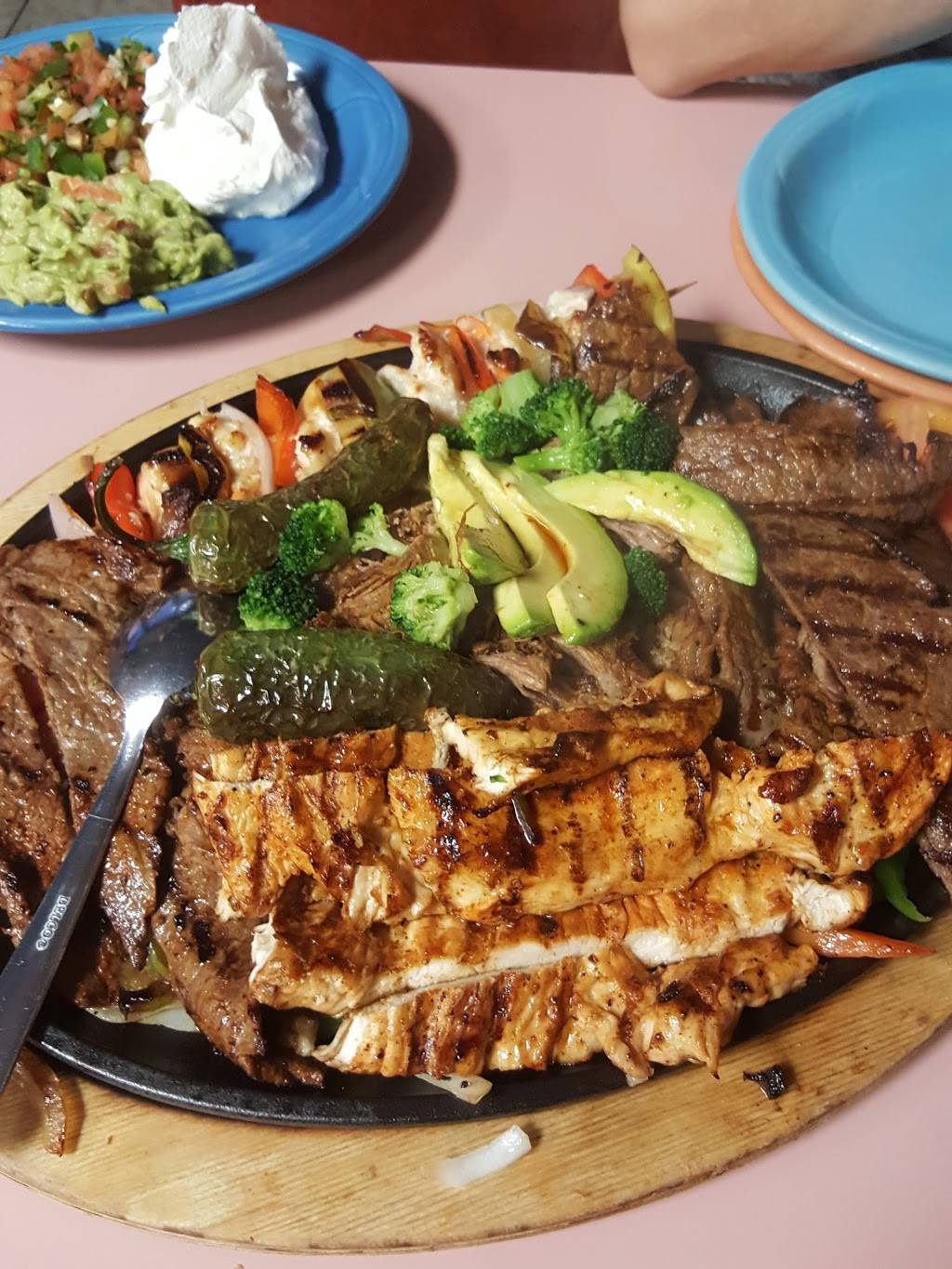 El Rosal | restaurant | 3430 Tully Rd # 51, Modesto, CA 95350, USA | 2095237871 OR +1 209-523-7871