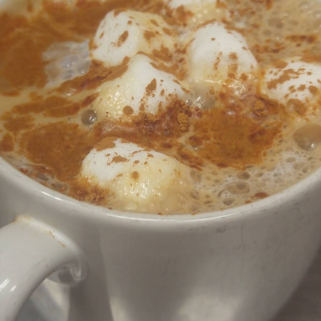 Lakewood Cafe | cafe | 13451 Riverside Dr E, Windsor, ON N8N 2M8, Canada | 5195516889 OR +1 519-551-6889