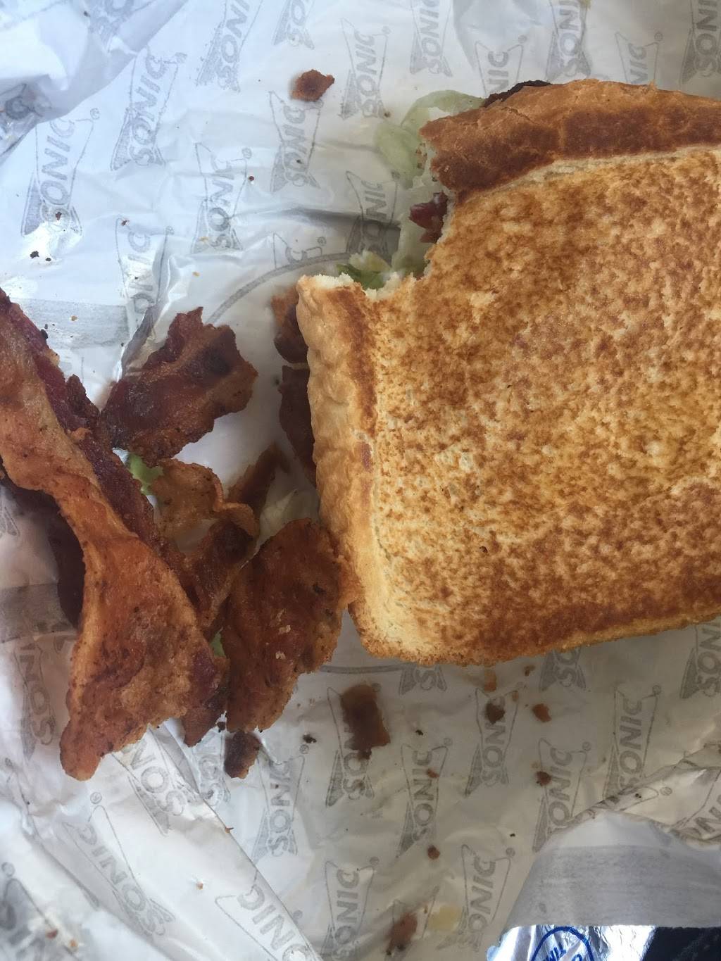 Sonic Drive-In | restaurant | 724 S Jefferson Ave, Cookeville, TN 38501, USA | 9315287252 OR +1 931-528-7252