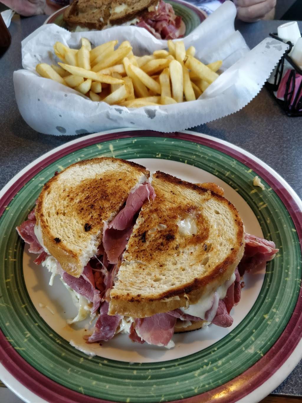 House of Reuben | restaurant | 7850 Metro Pkwy, Sterling Heights, MI 48312, USA | 5869772700 OR +1 586-977-2700