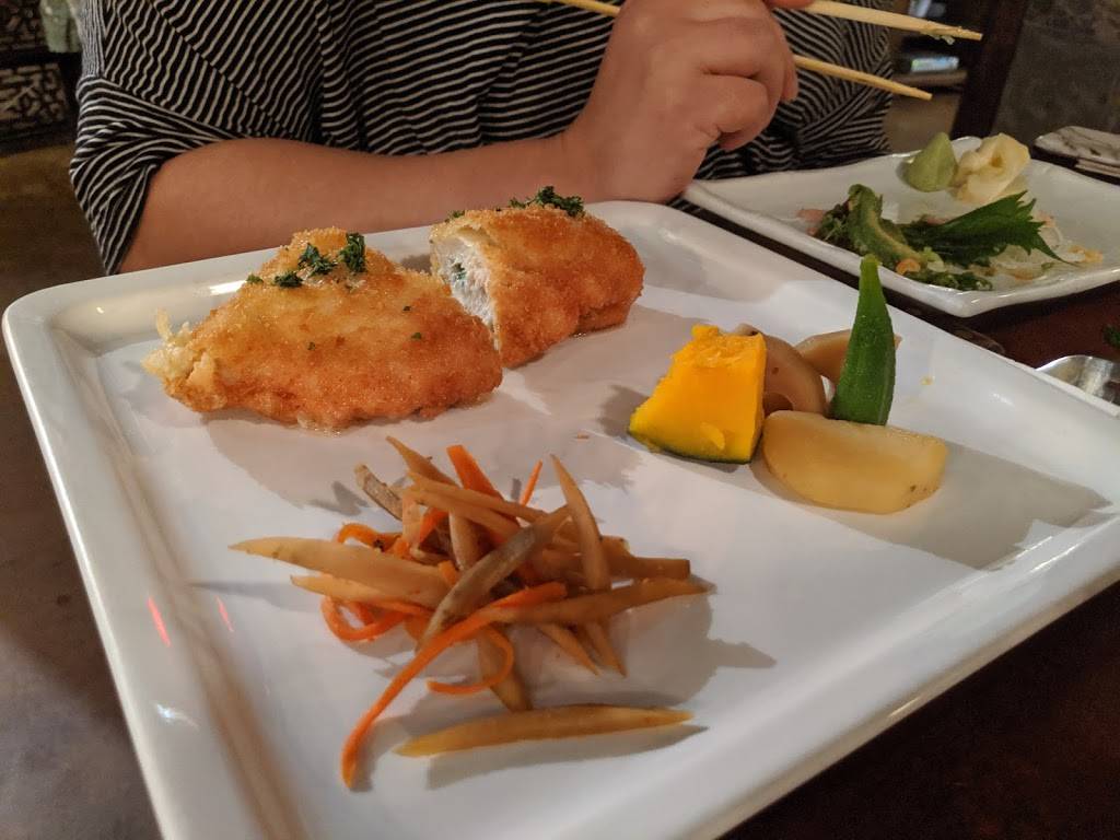 Hana Japanese Eatery | restaurant | 5524 N 7th Ave, Phoenix, AZ 85013, USA | 6029731238 OR +1 602-973-1238